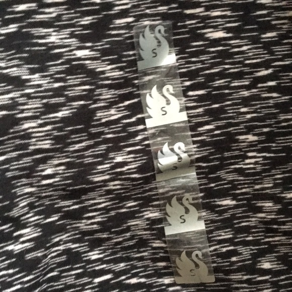 Gloria Vanderbilt T-shirt - Picture 4 of 8